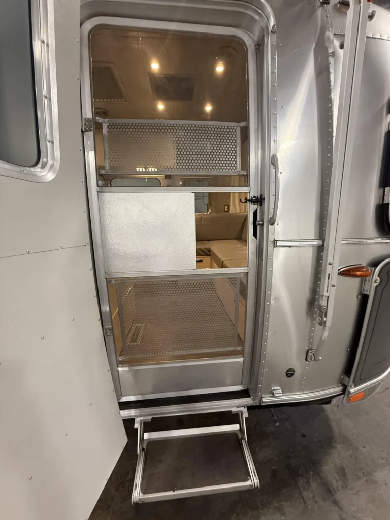 2023 Airstream Flying Cloud 28RB
