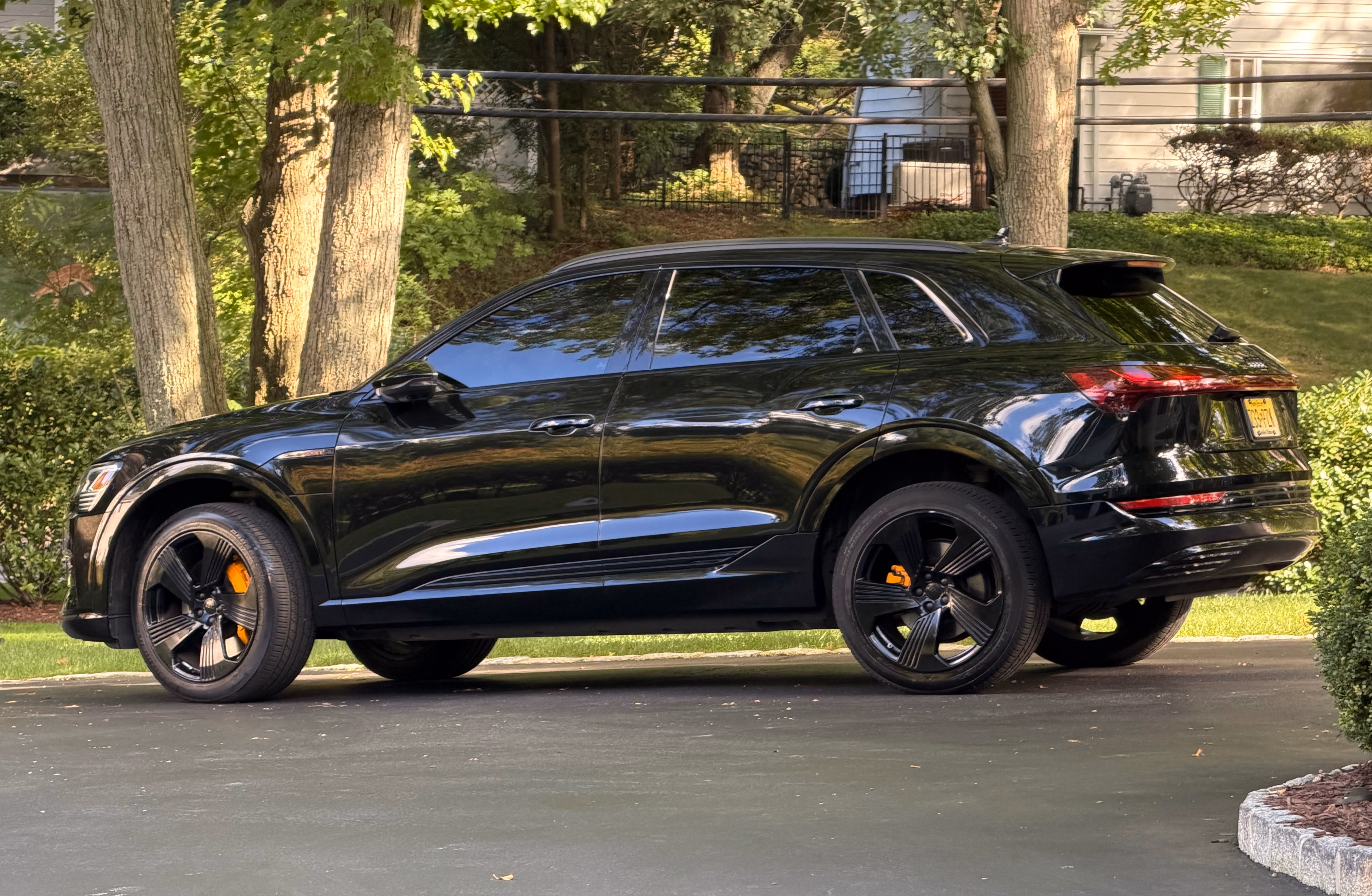 2022 Audi e-tron Premium Plus Sport Utility 4D AWD/4WD