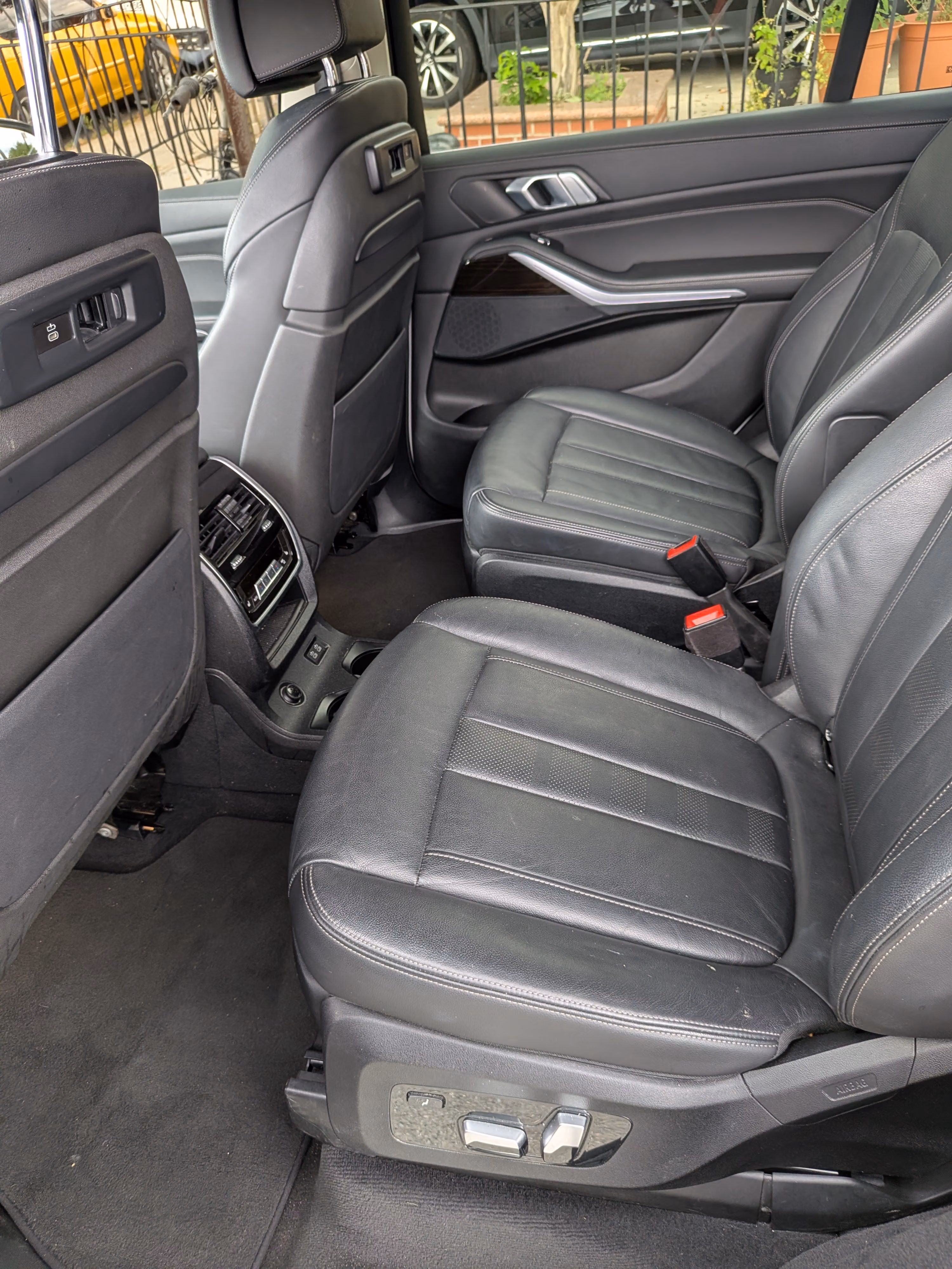 2020 BMW X7 xDrive40i Sport Utility 4D AWD/4WD