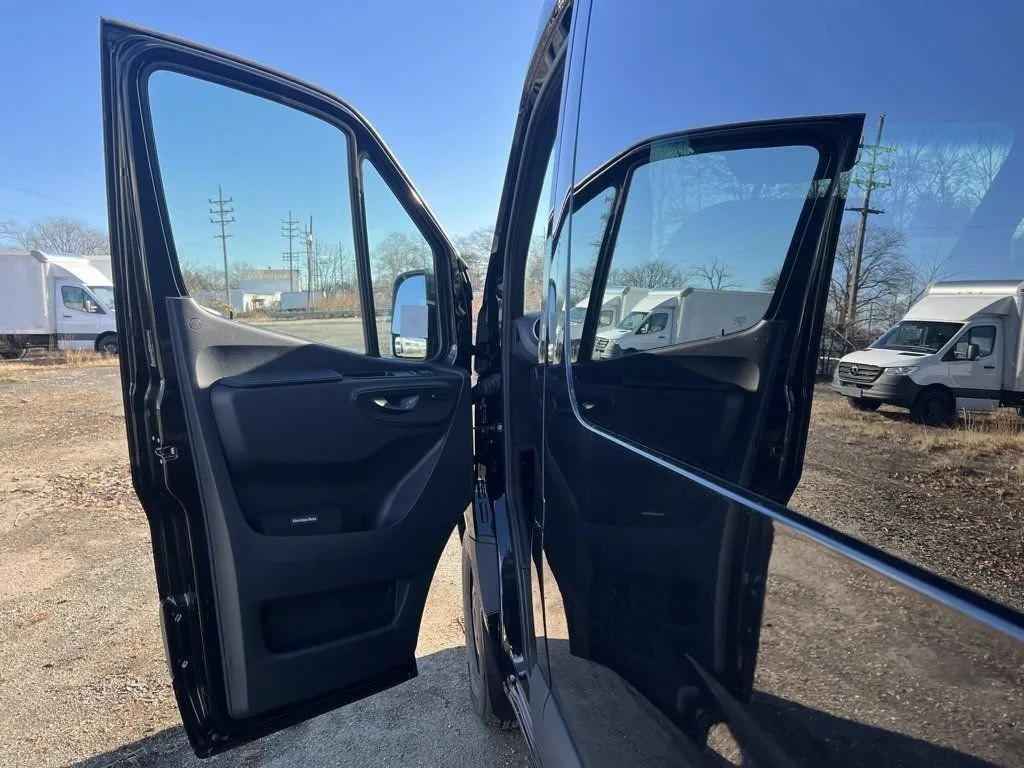 2025 Mercedes-Benz Sprinter 2500