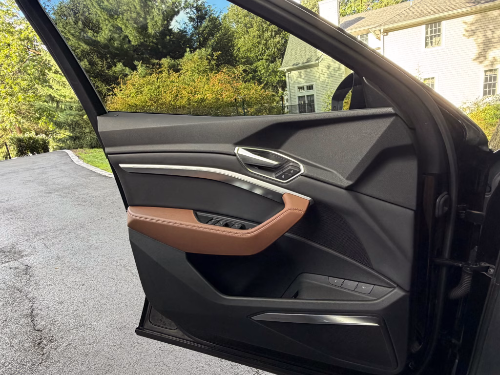 2022 Audi e-tron Premium Plus Sport Utility 4D AWD/4WD