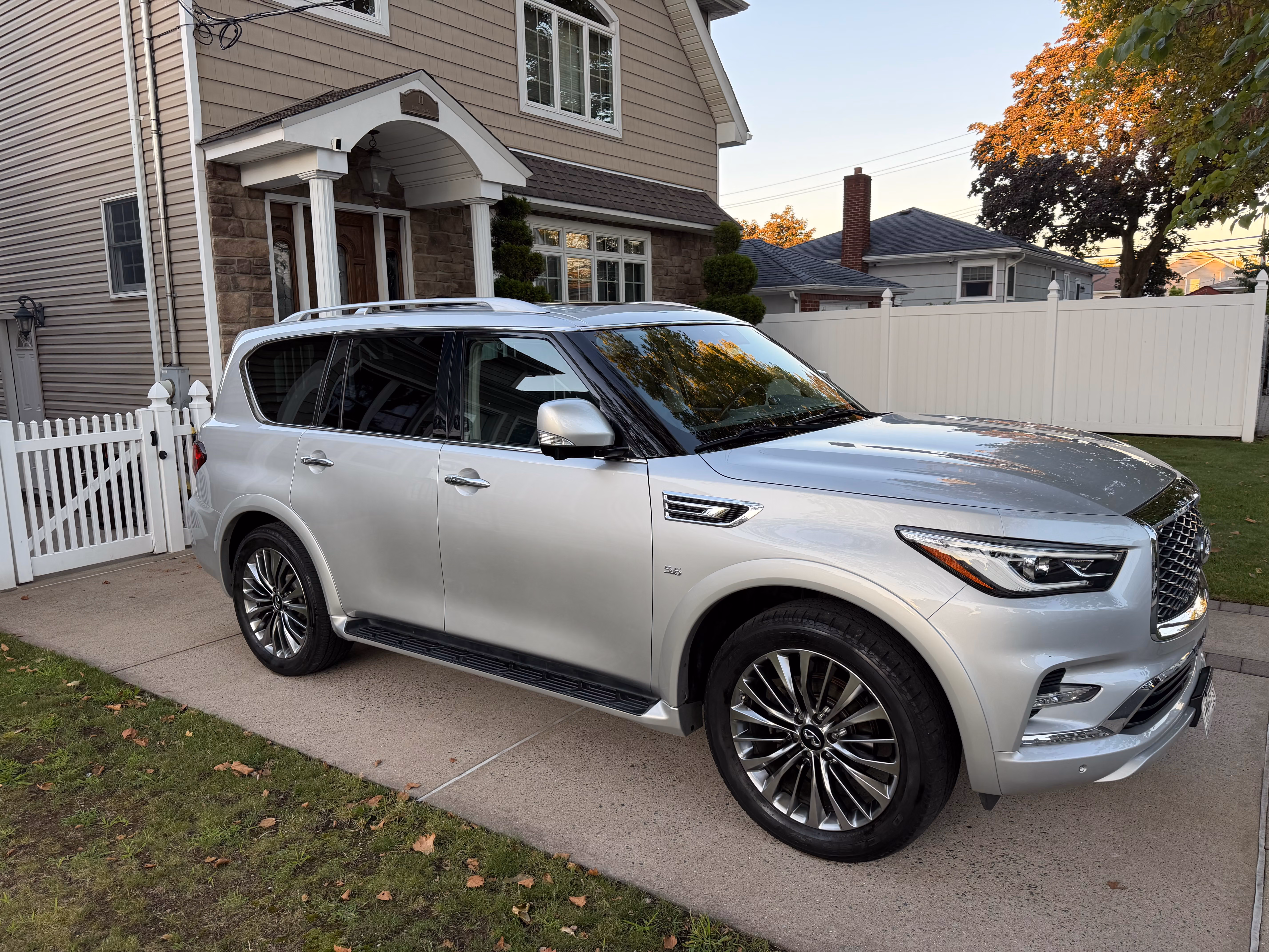 2018 INFINITI QX80 Sport Utility 4D AWD/4WD