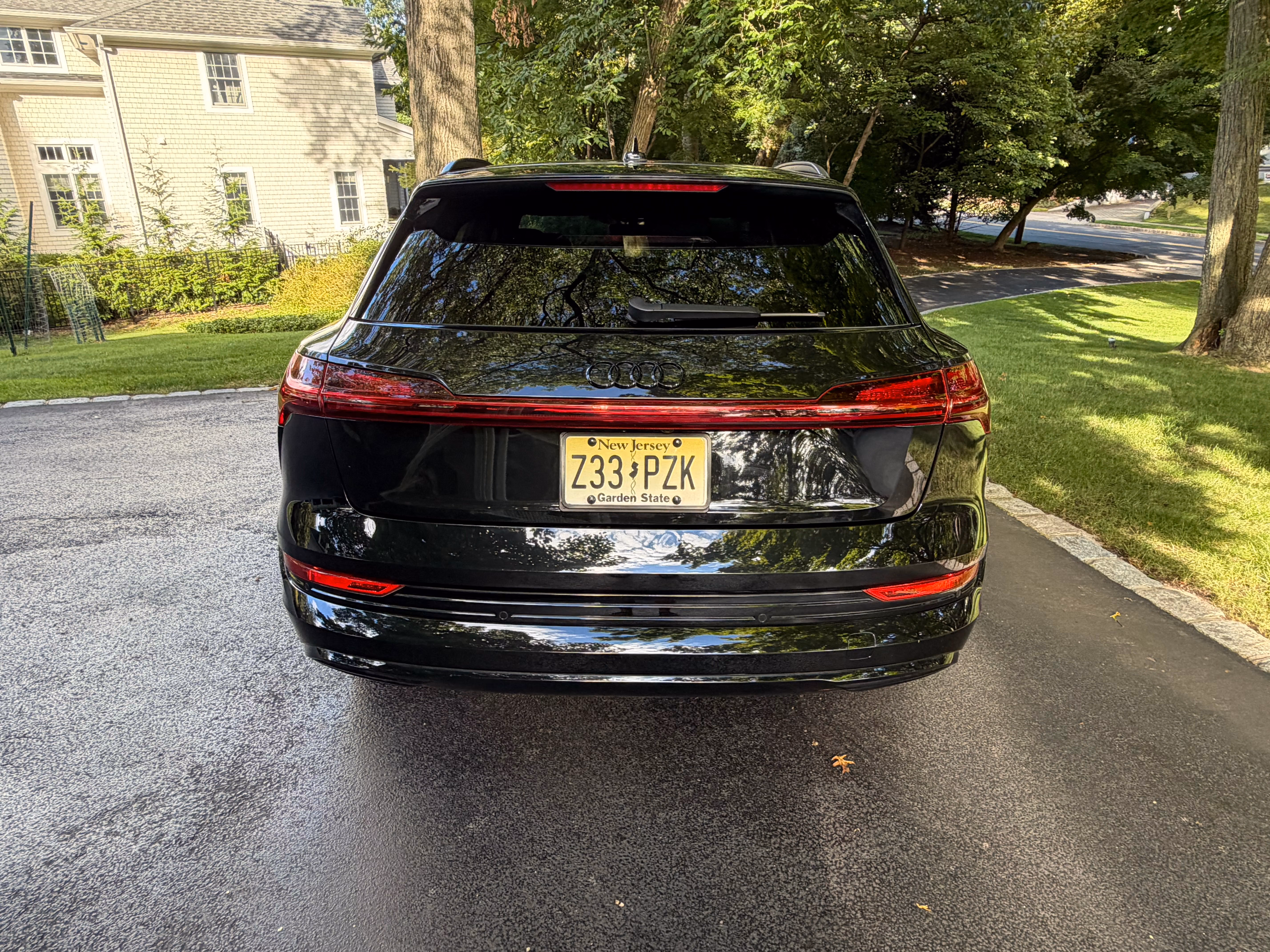 2022 Audi e-tron Premium Plus Sport Utility 4D AWD/4WD
