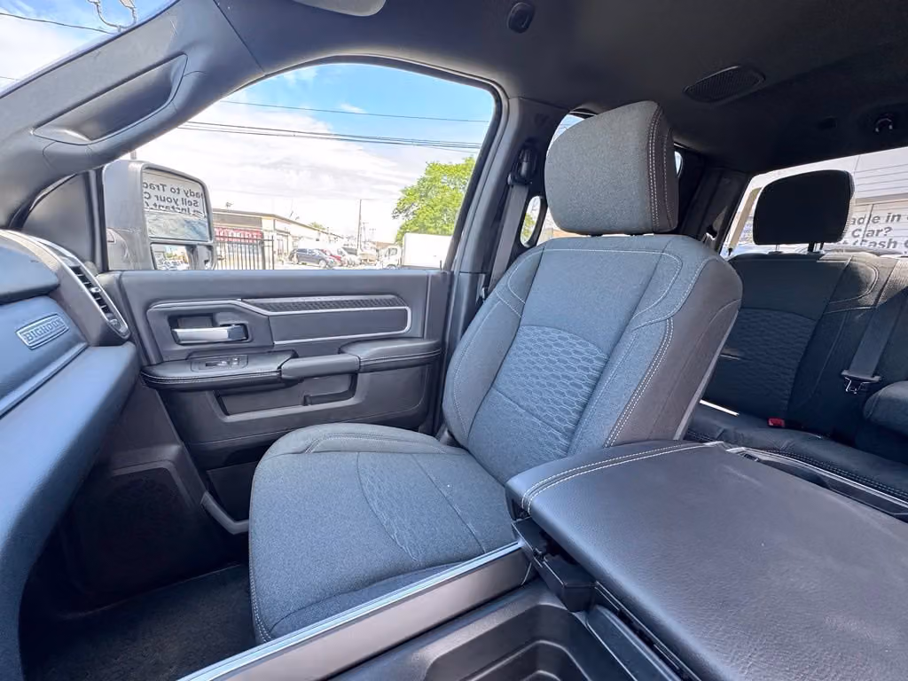 2026 RAM 2500 Big Horn AWD/4WD