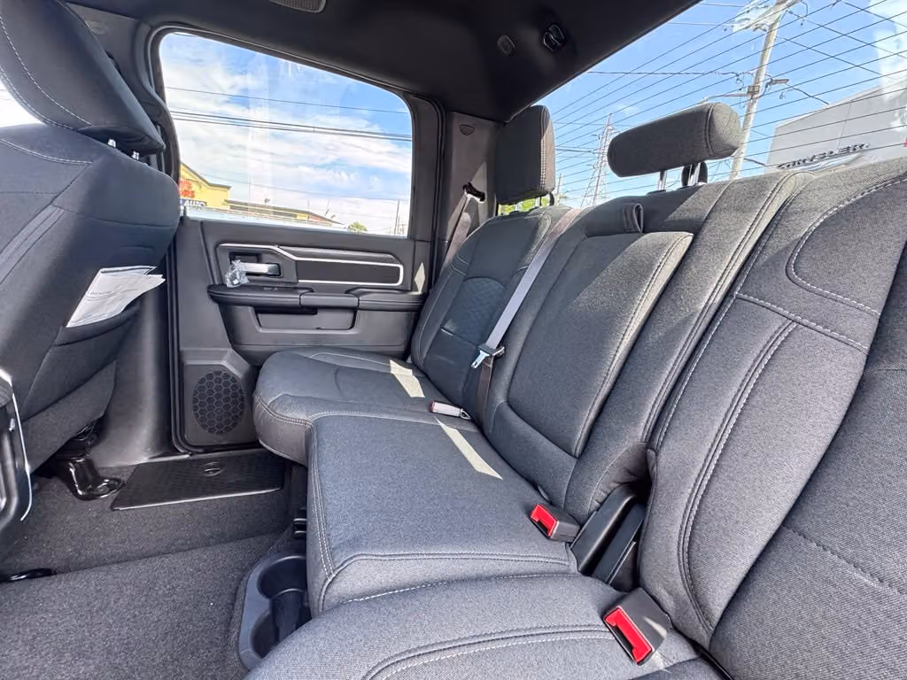2026 RAM 2500 Big Horn AWD/4WD