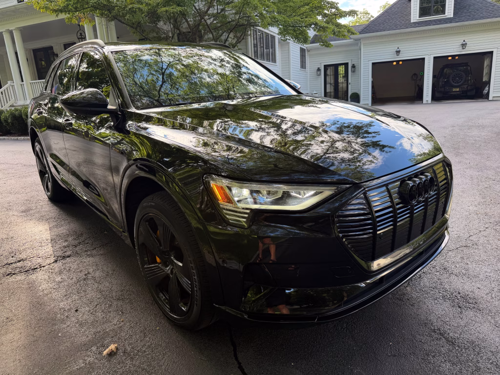 2022 Audi e-tron Premium Plus Sport Utility 4D AWD/4WD