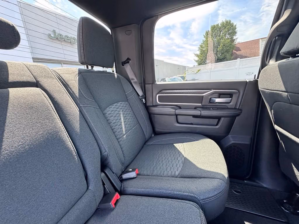 2026 RAM 2500 Big Horn AWD/4WD