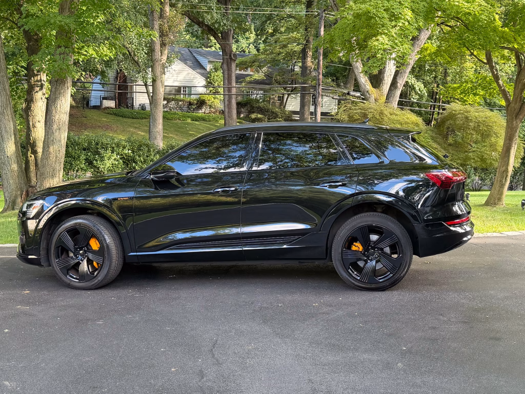 2022 Audi e-tron Premium Plus Sport Utility 4D AWD/4WD