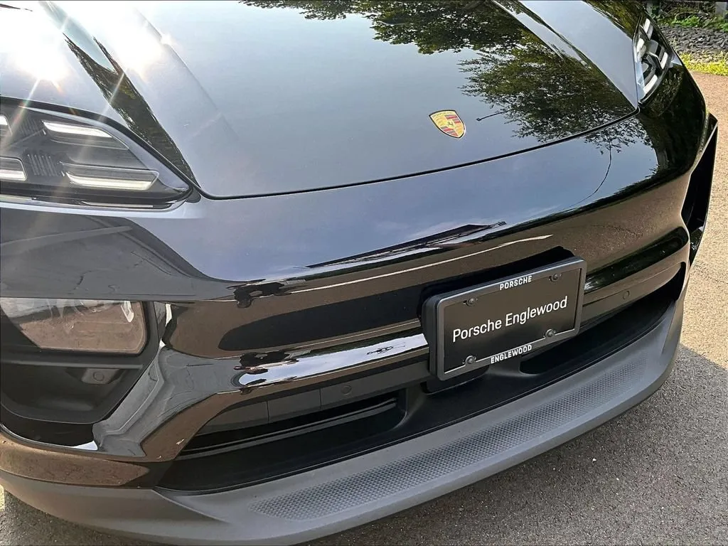 2025 Porsche Macan 4 Electric AWD/4WD