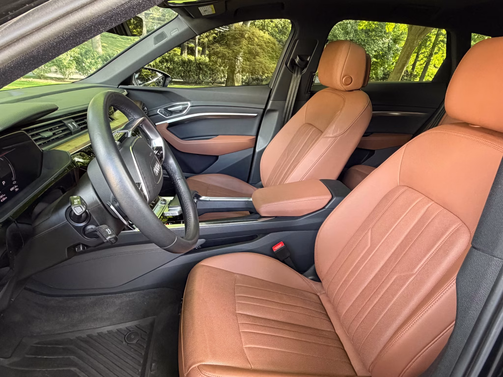 2022 Audi e-tron Premium Plus Sport Utility 4D AWD/4WD