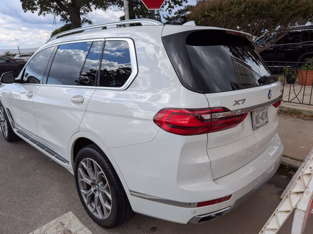 2020 BMW X7 xDrive40i Sport Utility 4D AWD/4WD