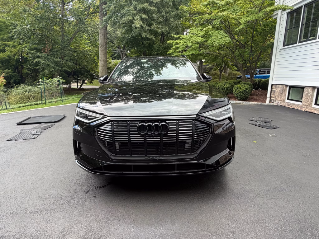 2022 Audi e-tron Premium Plus Sport Utility 4D AWD/4WD