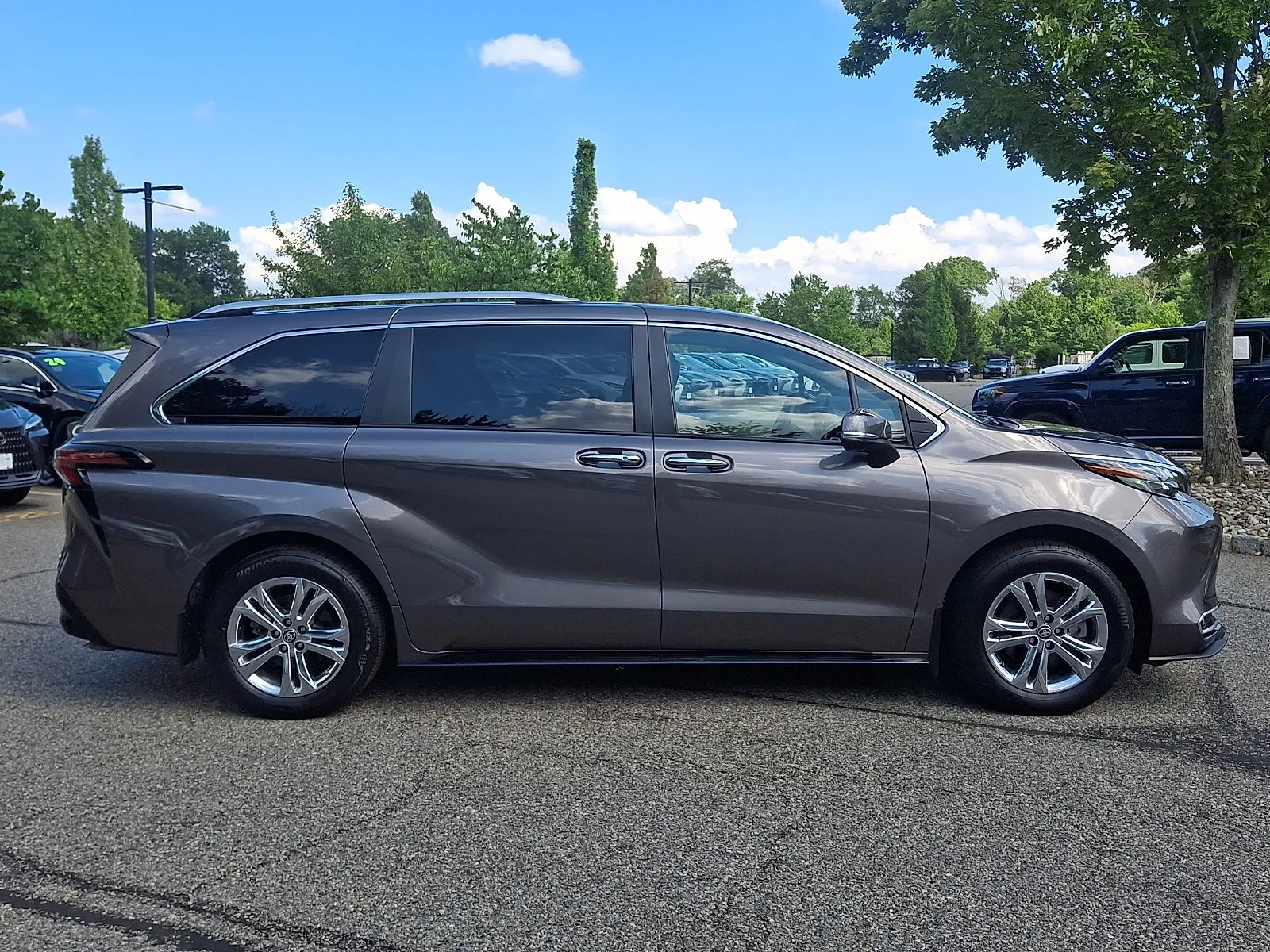 2024 Toyota Sienna Platinum AWD/4WD