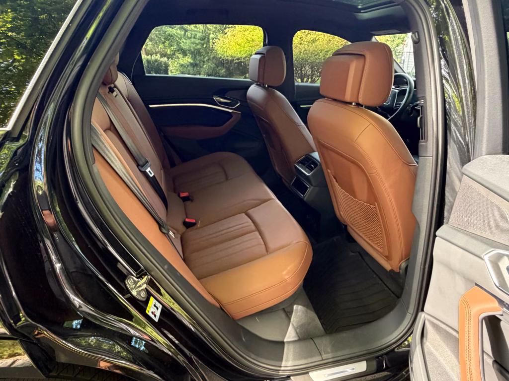 2022 Audi e-tron Premium Plus Sport Utility 4D AWD/4WD