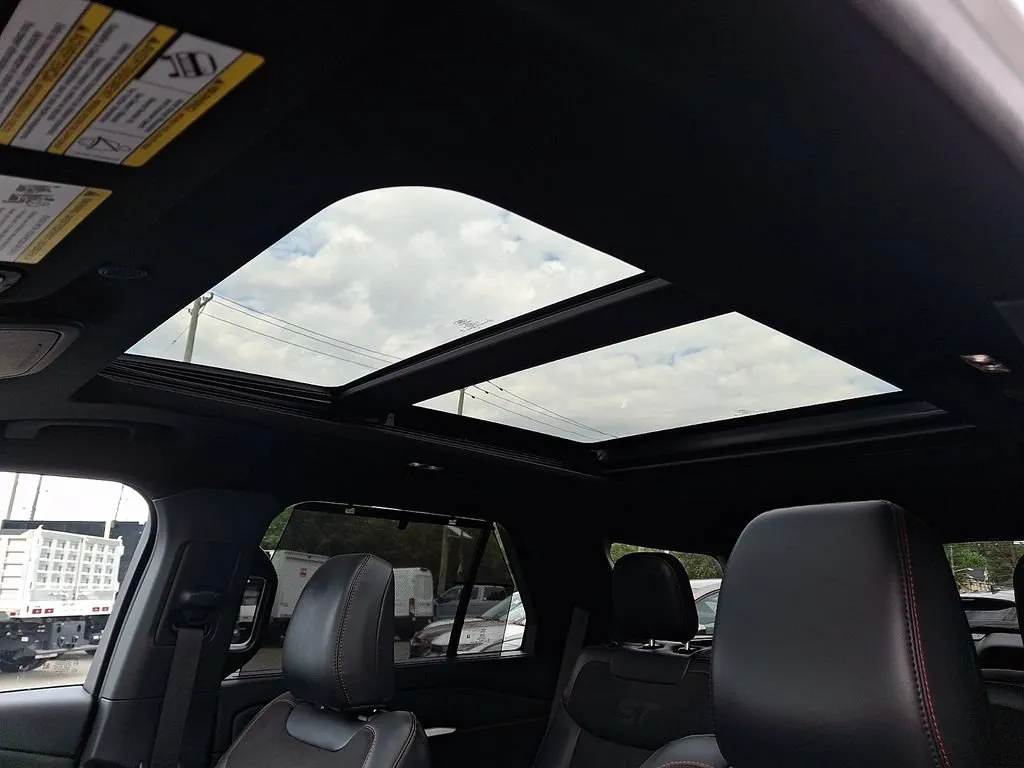 2025 Ford Explorer ST AWD/4WD