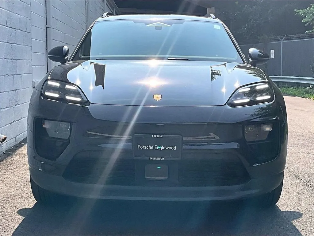 2025 Porsche Macan 4 Electric AWD/4WD