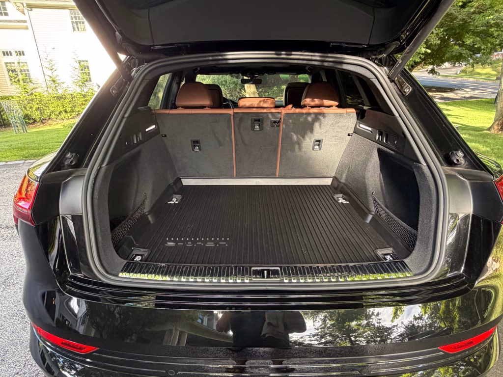 2022 Audi e-tron Premium Plus Sport Utility 4D AWD/4WD