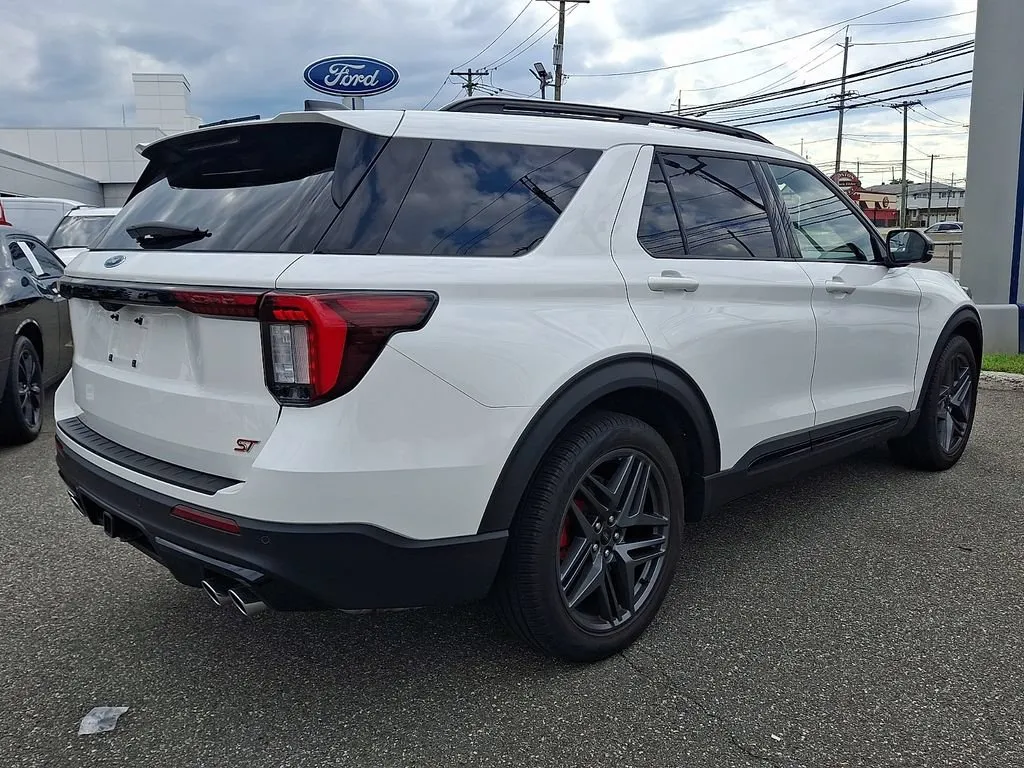2025 Ford Explorer ST AWD/4WD