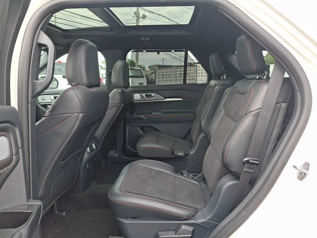 2025 Ford Explorer ST AWD/4WD