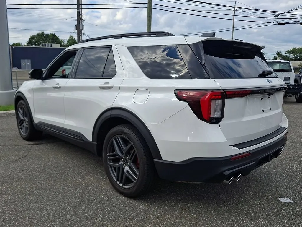 2025 Ford Explorer ST AWD/4WD